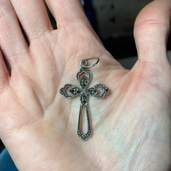 Vintage 025 Sterling Silver Marquisite Cross Pendant - Picture 3 of 12